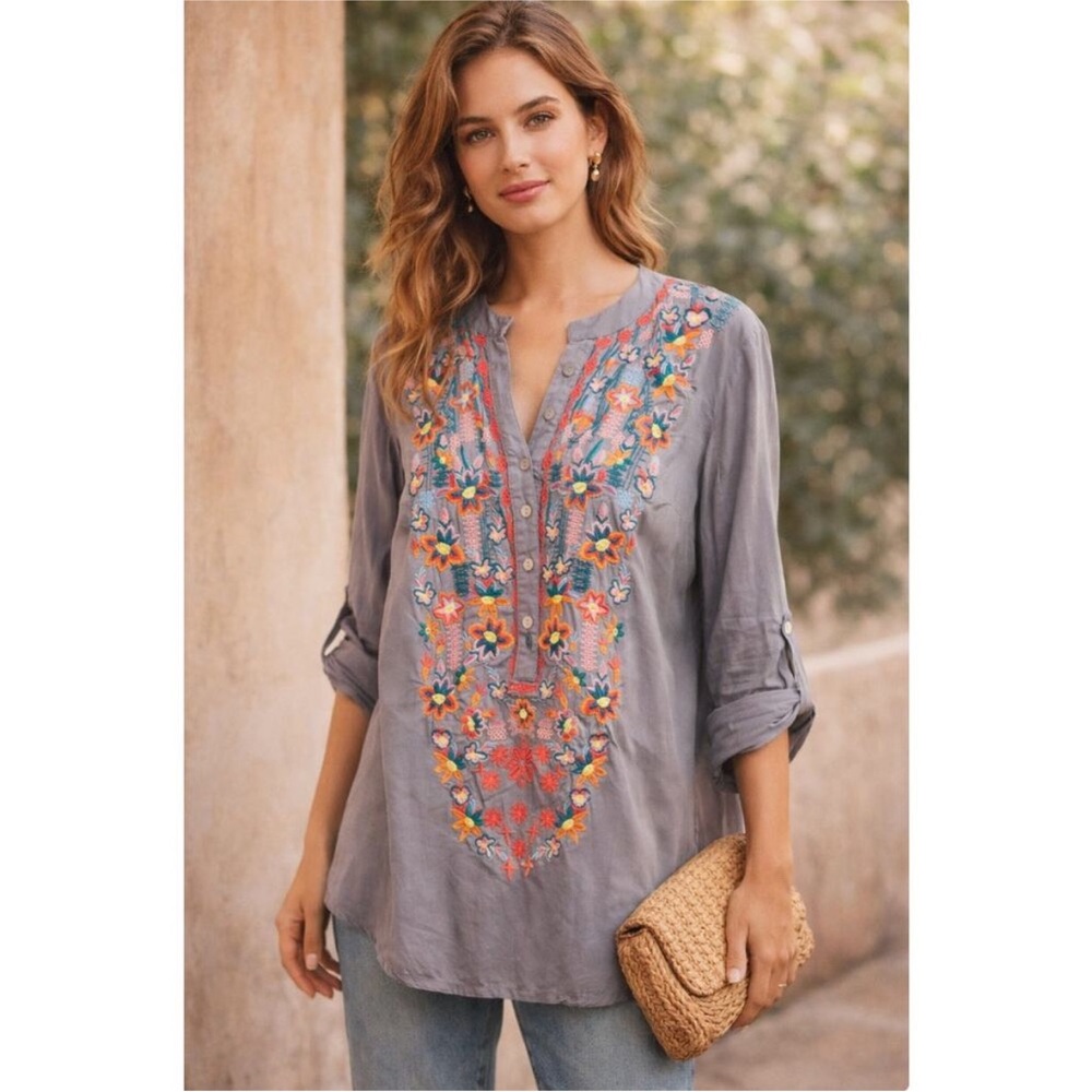 Luna Moon Embroidered Boho Tunic‎ Top Gray Floral Rayon Blouse Size Medium